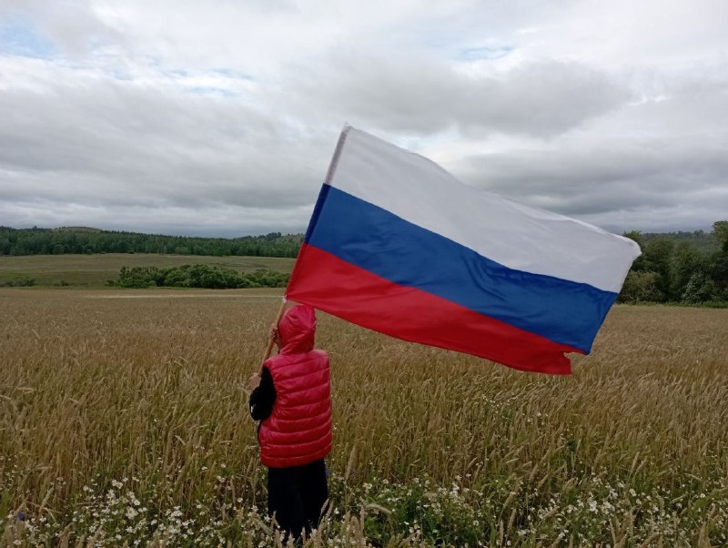 Сельчане района присоединились к праздникуКо Дню Государственного флаг…