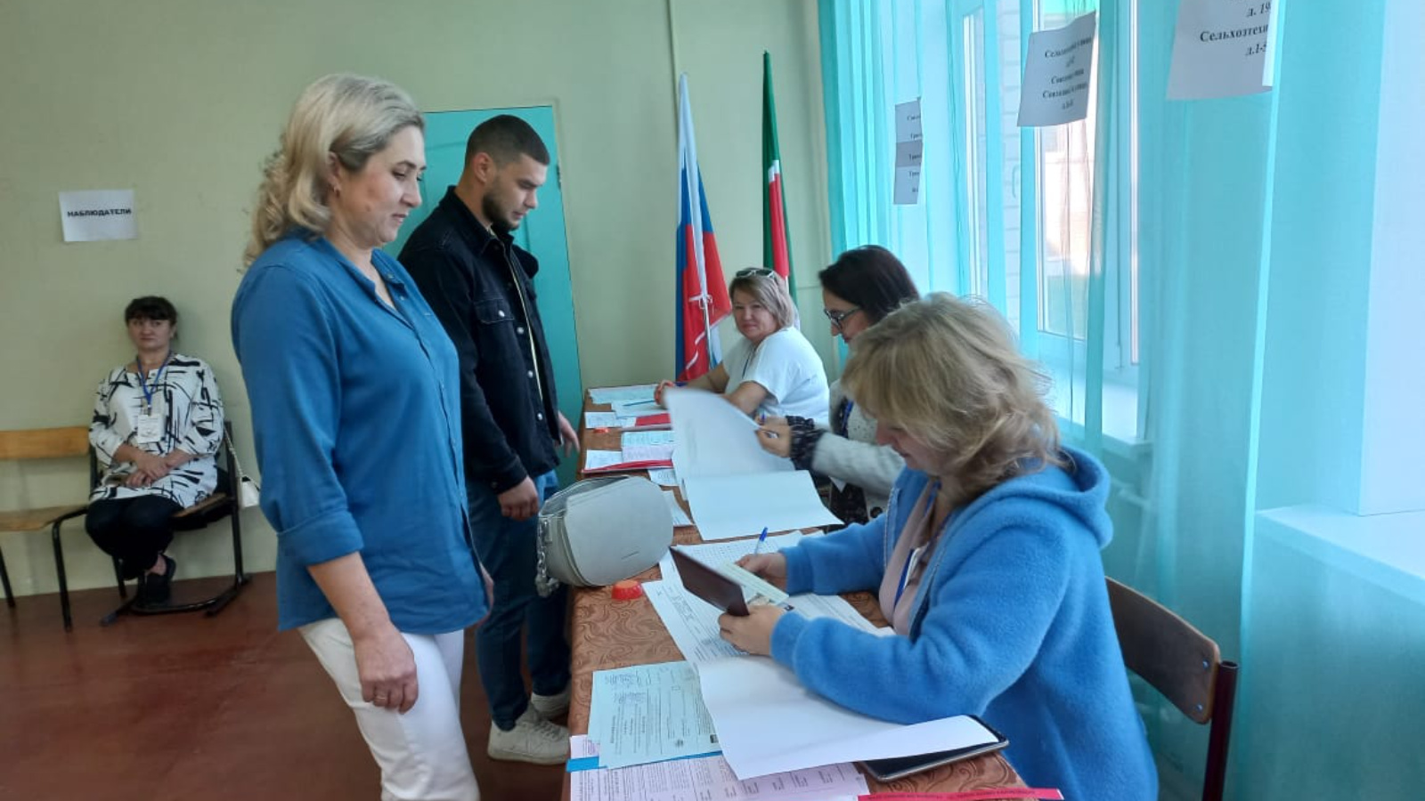 В Лениногорске одним из первых на своём избирательном участке проголосовал участник турнира по боксу памяти трёх Героев России