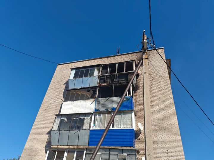 В Бавлах в многоквартирном доме произошёл пожар