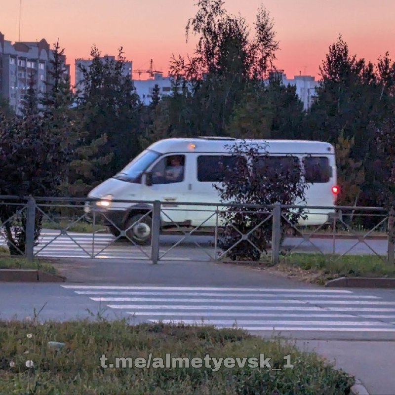 Наземный переход больше не действует на проспекте Строителей в Альметь…