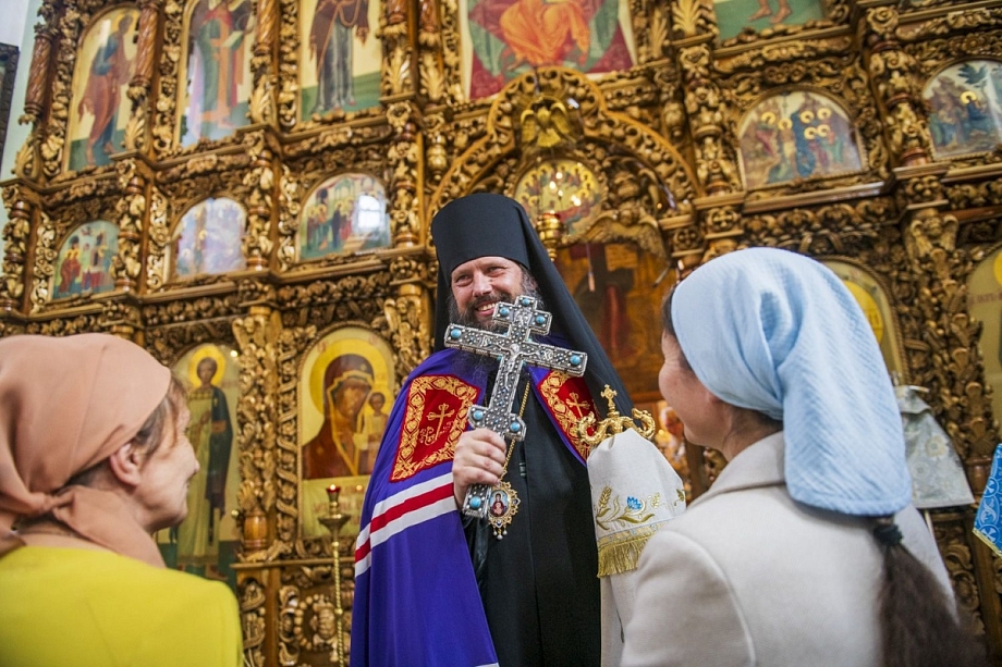 Фото: в Челнах прошла первая большая литургия новой епархии